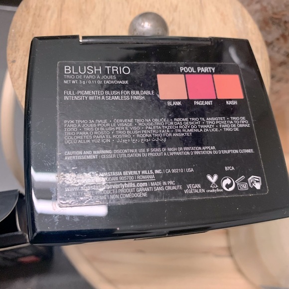 Pool Party Trio Blush with Box 💗 - Picture 7 of 12